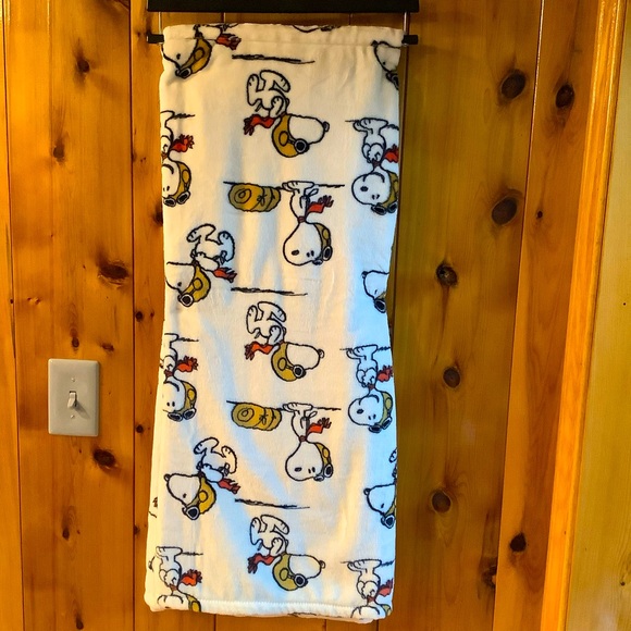 Berkshire Peanuts Snoopy Red Baron Oversized Fleece Velvetloft Throw Blanket - Picture 3 of 5